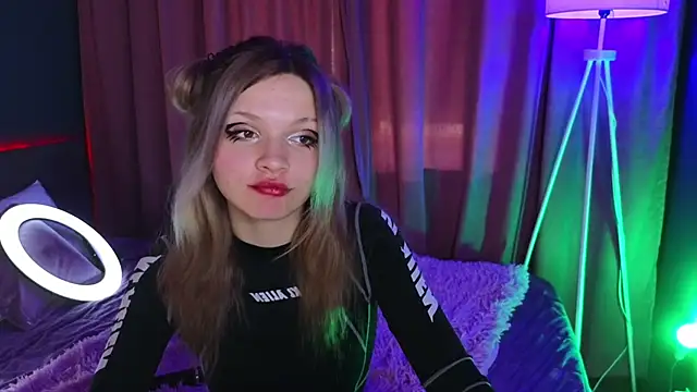 LitaBrom online show from March 2025 11:21:01 AM