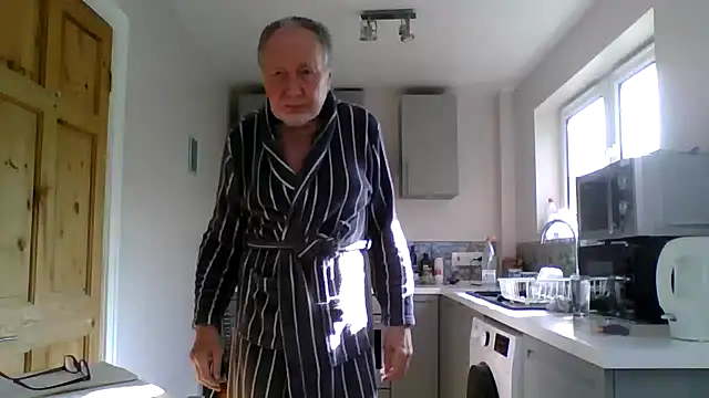 jimmybenido online show from August 2026 04:50:01 PM