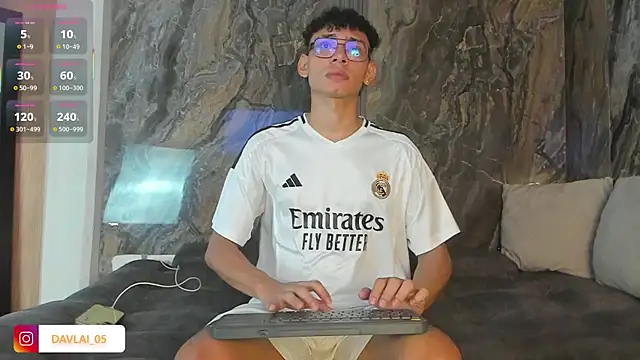 Daviid laidd online show from November 2025 08:57:01 PM