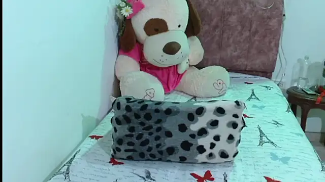 italagomez  online show from February 2026 11:42:02 PM