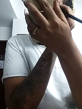 ELLA KELLY online show from November 2025 11:43:01 AM