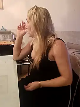 Snapshot of Chatonne69 chatting on December 2024 03:04:02 AM Chatonne69 online show from December 2024 03:04:02 AM