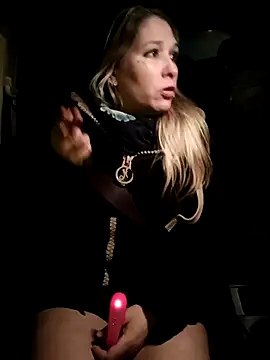 Snapshot of Chatonne69 chatting on February 2025 02:38:02 AM Chatonne69 online show from February 2025 02:38:02 AM