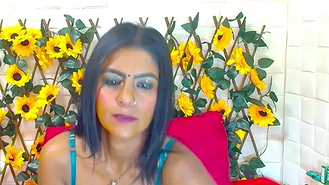 Snapshot of EroticSexyStripper chatting on December 2025 01:32:02 AM EroticSexyStripper online show from December 2025 01:32:02 AM