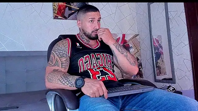 Snapshot of Cristian_Walker chatting on February 2026 03:27:01 PM Cristian Walker online show from February 2026 03:27:01 PM