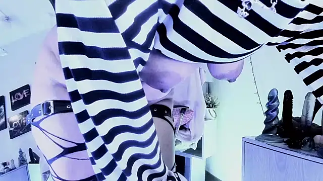 kuromi69 online show from February 2026 07:20:01 AM