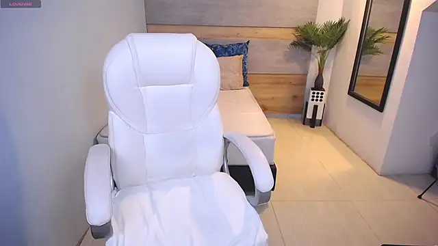 Snapshot of Violetta_rainbow chatting on March 2025 04:39:02 AM Violetta rainbow online show from March 2025 04:39:02 AM