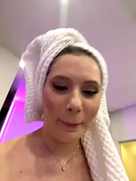 Snapshot of ChloeMarsch chatting on October 2025 04:18:02 AM ChloeMarsch online show from October 2025 04:18:02 AM