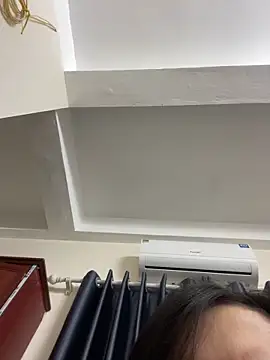 Snapshot of Louis_Baby chatting on February 2025 12:23:02 PM Louis Baby online show from February 2025 12:23:02 PM