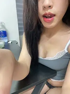 Snapshot of Louis_Baby chatting on March 2025 09:03:02 AM Louis Baby online show from March 2025 09:03:02 AM