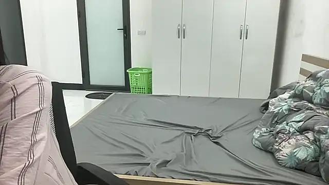 Snapshot of Louis_Baby chatting on November 2025 05:47:02 PM Louis Baby online show from November 2025 05:47:02 PM