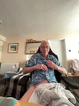 Snapshot of cutaboverest chatting on February 2026 04:27:02 PM cutaboverest online show from February 2026 04:27:02 PM