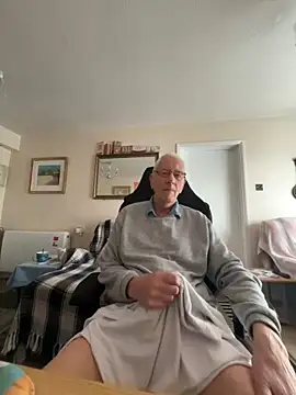 Snapshot of cutaboverest chatting on February 2026 03:59:01 PM cutaboverest online show from February 2026 03:59:01 PM