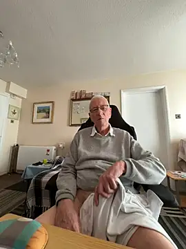 Snapshot of cutaboverest chatting on February 2026 03:59:01 PM cutaboverest online show from February 2026 03:59:01 PM