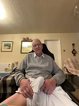 Snapshot of cutaboverest chatting on February 2026 04:00:01 PM cutaboverest online show from February 2026 04:00:01 PM