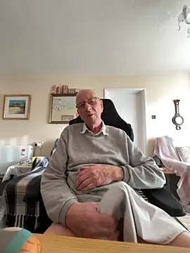 Snapshot of cutaboverest chatting on February 2026 04:03:02 PM cutaboverest online show from February 2026 04:03:02 PM