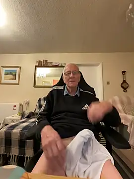 Snapshot of cutaboverest chatting on February 2026 06:16:01 PM cutaboverest online show from February 2026 06:16:01 PM