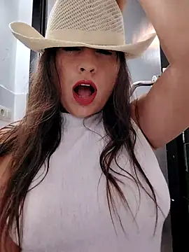 GatitaXD27 online show from September 2025 10:48:01 AM