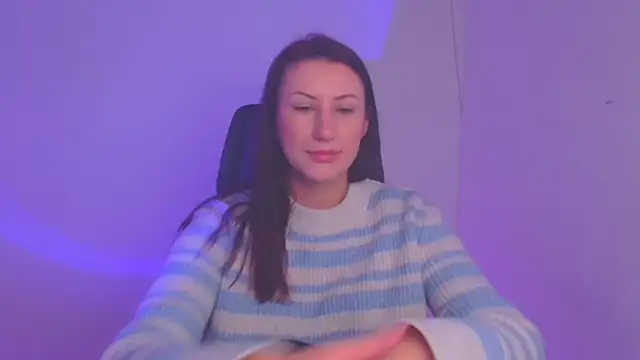 Loren Moa online show from December 2024 07:00:02 AM