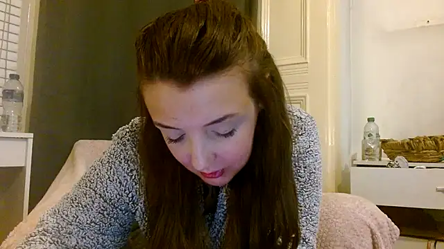 Snapshot of LucyLuxee19 chatting on February 2025 06:04:01 PM LucyLuxee19 online show from February 2025 06:04:01 PM