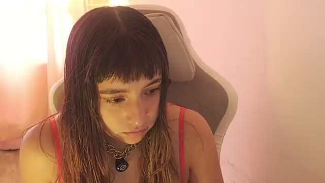 Snapshot of emitaa17228o chatting on December 2025 07:10:01 PM emitaa17228o online show from December 2025 07:10:01 PM