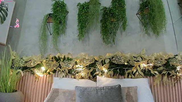 Lana Lann online show from December 2024 12:39:02 PM