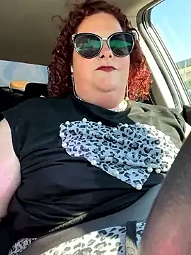 Snapshot of MsStrawbooty chatting on October 2025 08:18:01 PM MsStrawbooty online show from October 2025 08:18:01 PM