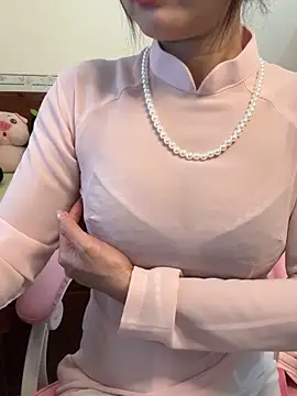    Erin    online show from April 2026 02:04:01 PM