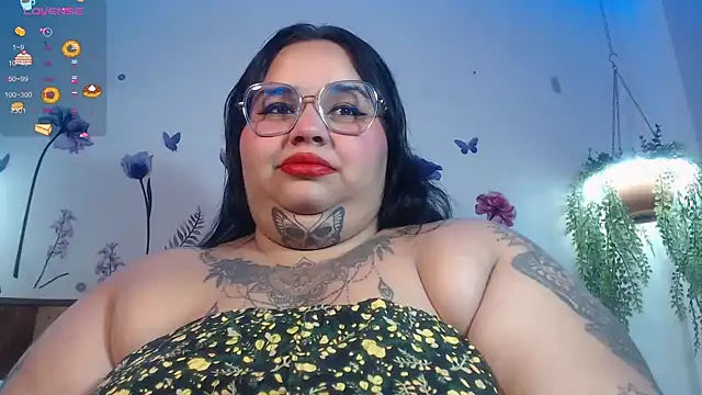 Snapshot of VeronikCuhubby chatting on January 2025 12:15:01 PM VeronikCuhubby online show from January 2025 12:15:01 PM