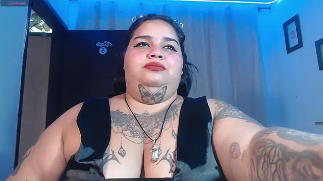 Snapshot of VeronikCuhubby chatting on March 2025 12:29:01 PM VeronikCuhubby online show from March 2025 12:29:01 PM