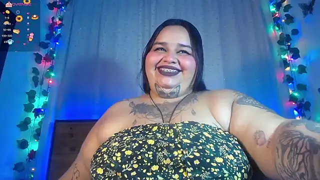 Snapshot of VeronikCuhubby chatting on March 2025 12:22:02 PM VeronikCuhubby online show from March 2025 12:22:02 PM