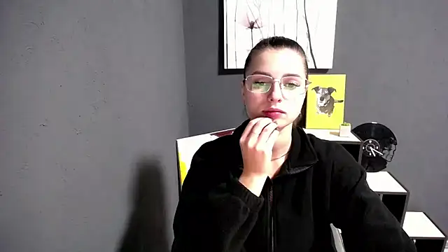 lady olivia  online show from November 2025 01:22:01 PM