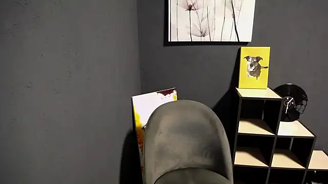 lady olivia  online show from April 2026 04:12:01 PM