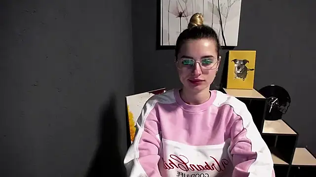 lady olivia  online show from April 2026 01:15:02 PM