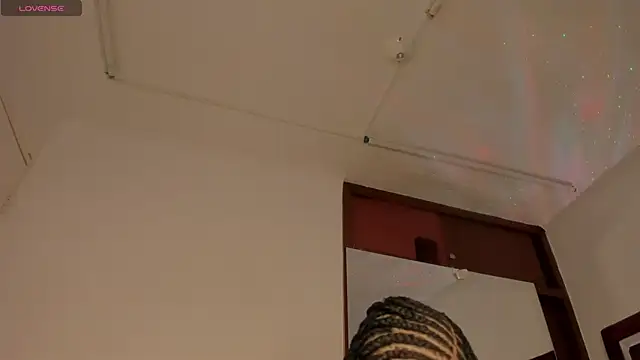 Snapshot of Samanntha_Rose chatting on March 2025 07:18:01 PM Samanntha Rose online show from March 2025 07:18:01 PM