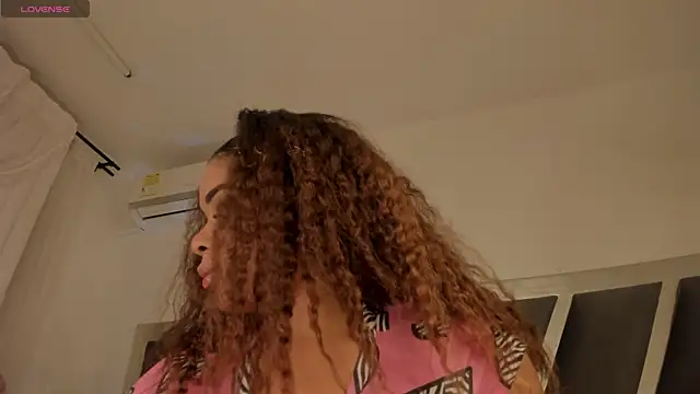 Snapshot of Samanntha_Rose chatting on September 2025 07:30:01 PM Samanntha Rose online show from September 2025 07:30:01 PM