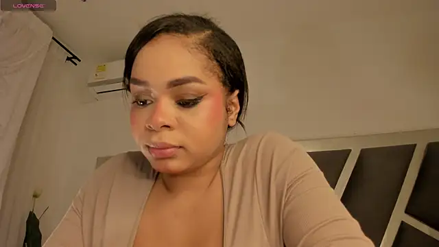 Snapshot of Samanntha_Rose chatting on January 2026 07:41:02 PM Samanntha Rose online show from January 2026 07:41:02 PM