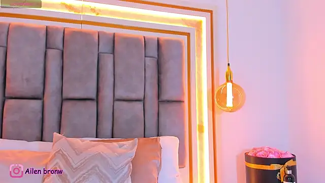 elianabrown online show from September 2025 08:43:01 PM