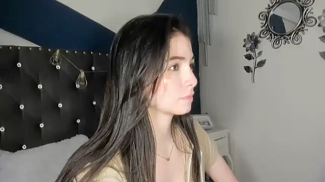 diana queen  online show from May 2026 03:59:01 AM