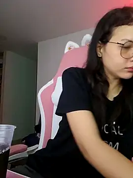 azumiichan online show from February 2026 01:05:02 AM