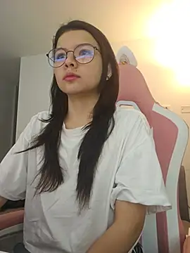 Snapshot of azumiichan chatting on July 2026 12:04:01 AM azumiichan online show from July 2026 12:04:01 AM