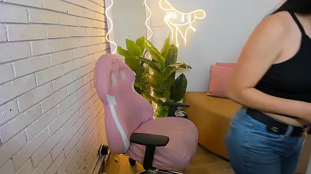 Snapshot of Chiara_tay chatting on February 2025 01:58:02 AM Chiara tay online show from February 2025 01:58:02 AM