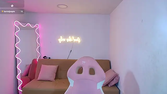 Snapshot of Chiara_tay chatting on March 2025 10:35:02 AM Chiara tay online show from March 2025 10:35:02 AM