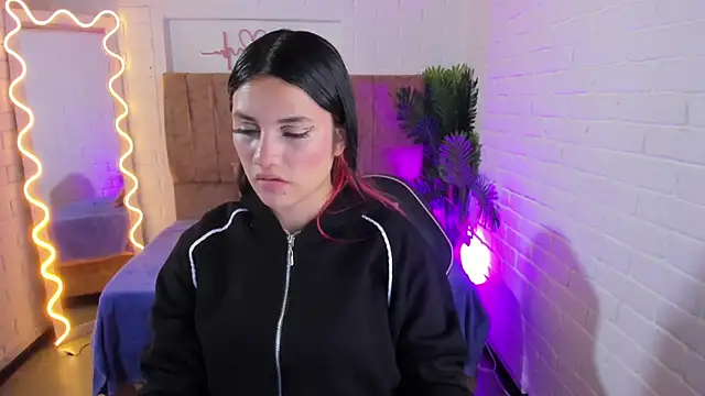 Snapshot of Chiara_tay chatting on October 2025 07:15:01 PM Chiara tay online show from October 2025 07:15:01 PM