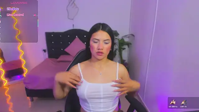 Snapshot of Chiara_tay chatting on December 2025 03:25:01 AM Chiara tay online show from December 2025 03:25:01 AM