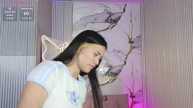 Snapshot of Chiara_tay chatting on April 2026 07:15:01 PM Chiara tay online show from April 2026 07:15:01 PM
