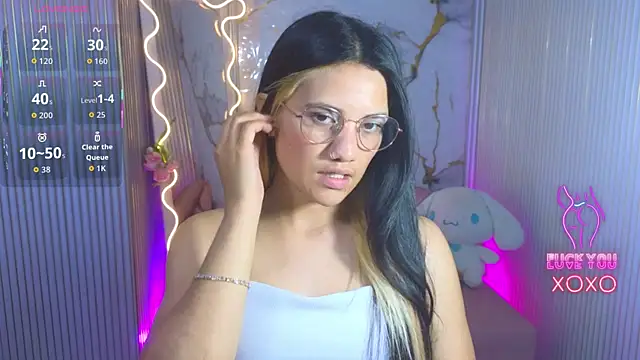Snapshot of Chiara_tay chatting on April 2026 07:58:01 PM Chiara tay online show from April 2026 07:58:01 PM