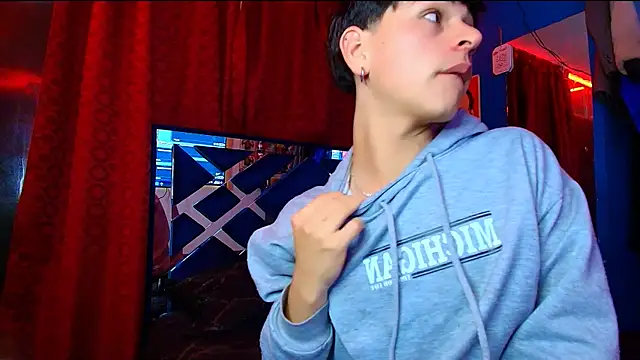 Luke Howland online show from September 2025 10:02:01 PM