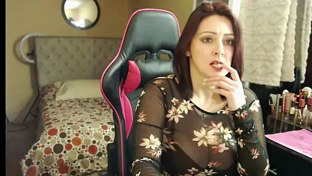 Carol Scottt online show from November 2025 01:29:02 AM