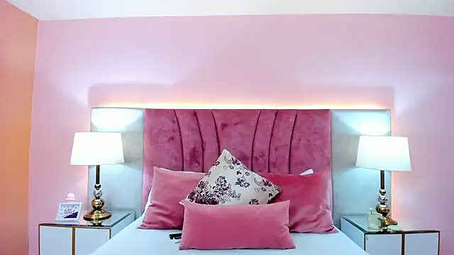 SophiaLaurens online show from January 2025 03:12:02 PM